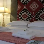 Artizan Liston Suites