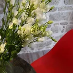 Artizan Liston Suites
