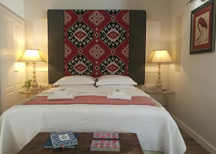 Artizan Liston Suites